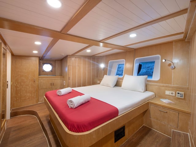 Oguz Bey yacht interior or exterior view