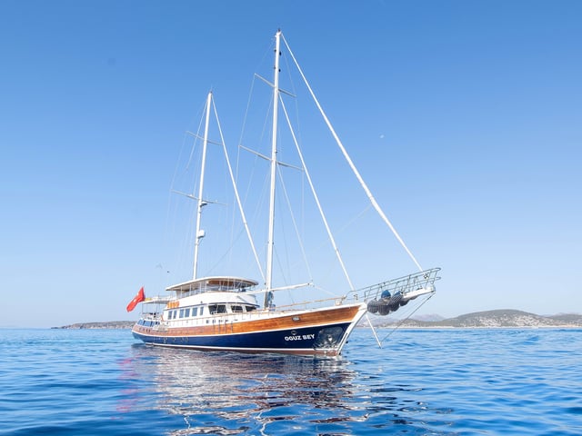 Oguz Bey yacht