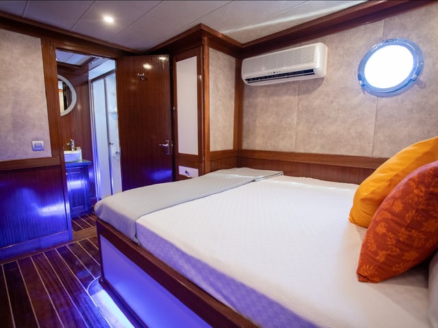 Queen Of Rtt yacht interior or exterior view