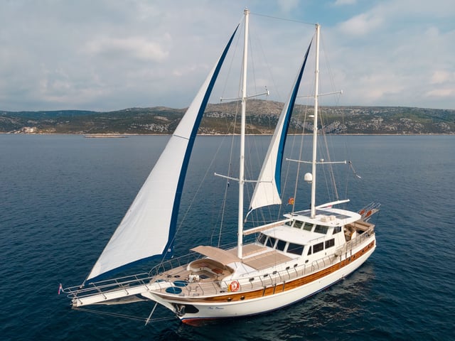 Sea Breeze yacht