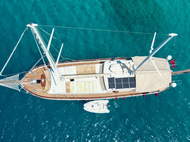 Ulucinar yacht interior or exterior view