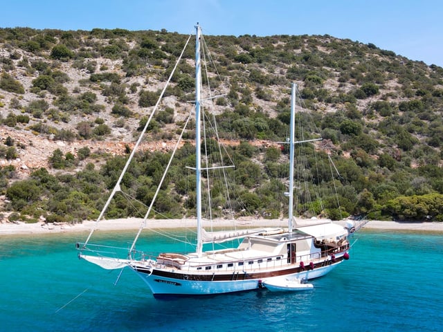 Ulucinar yacht interior or exterior view