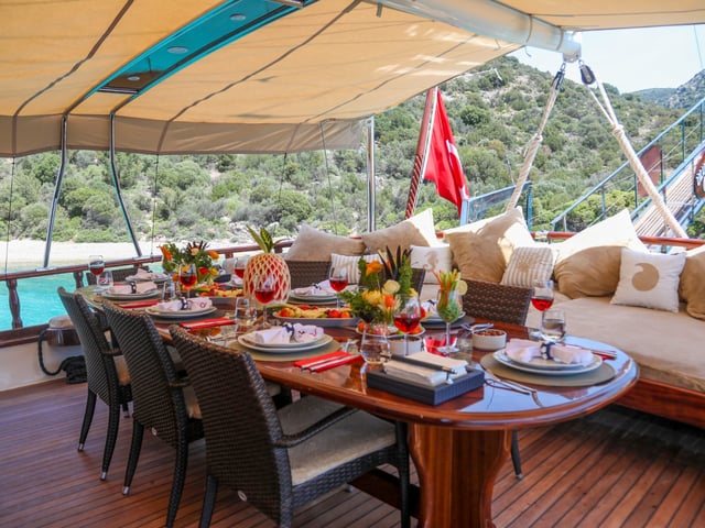 Ulucinar yacht interior or exterior view