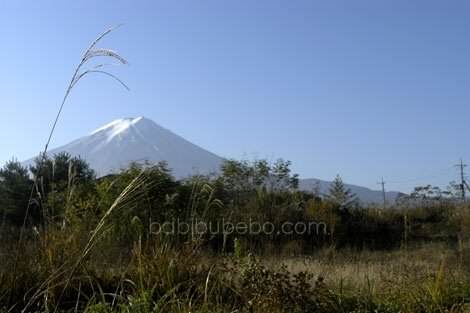 Le mont Fuji, de loin Le mont Fuji, de loin