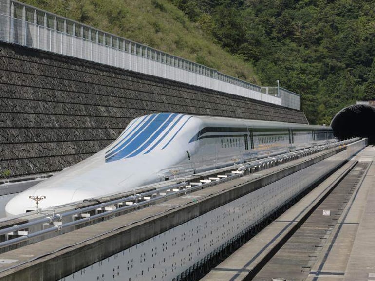 Le train maglev japonais atteint la vitesse record de 603 km/h