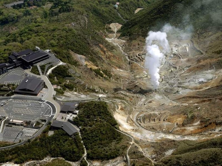 Un volcan entre en activité dans la région de Hakone