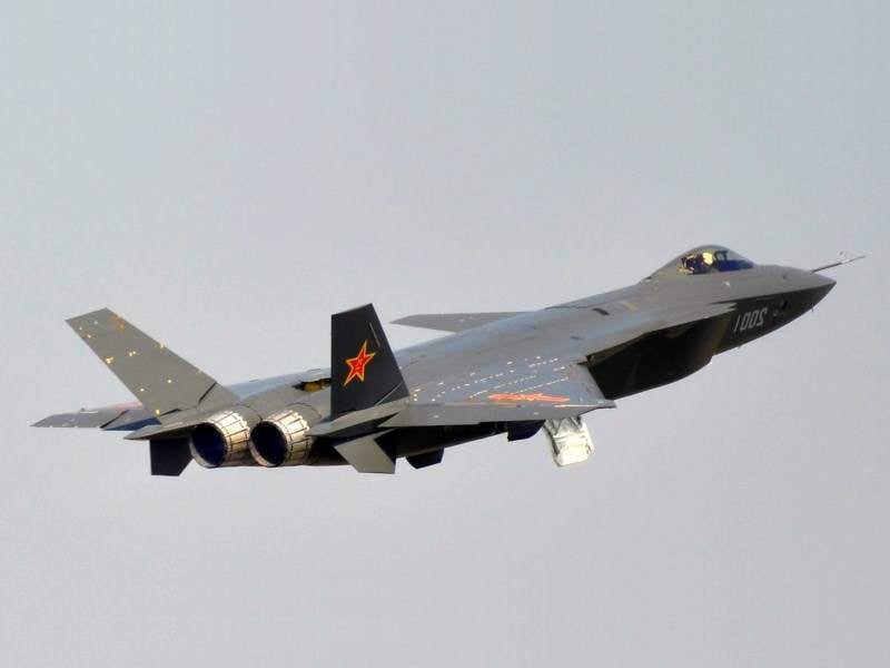 Avion de chasse furtif chinois Chengdu J-20