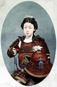 Représentation colorisée d'une onna du clan Seiki