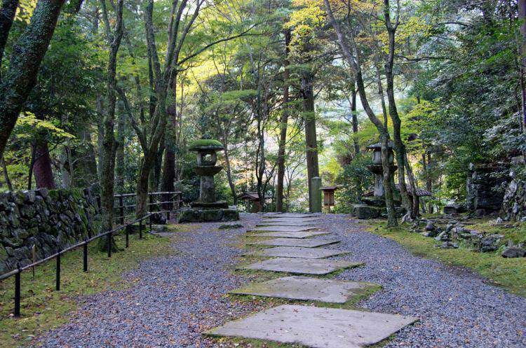 Sando du sanctuaire Kozanji (高山寺) à Kyoto