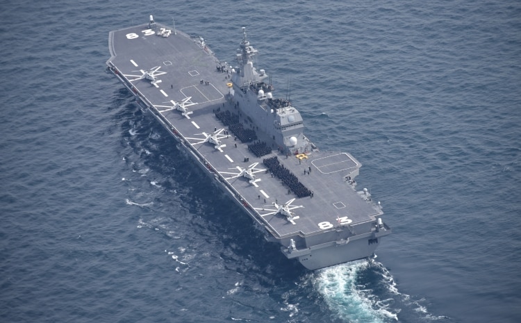 Le porte-hélicoptère Izumo