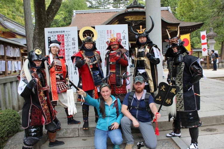Les cosplayers posent volontiers avec les touristes