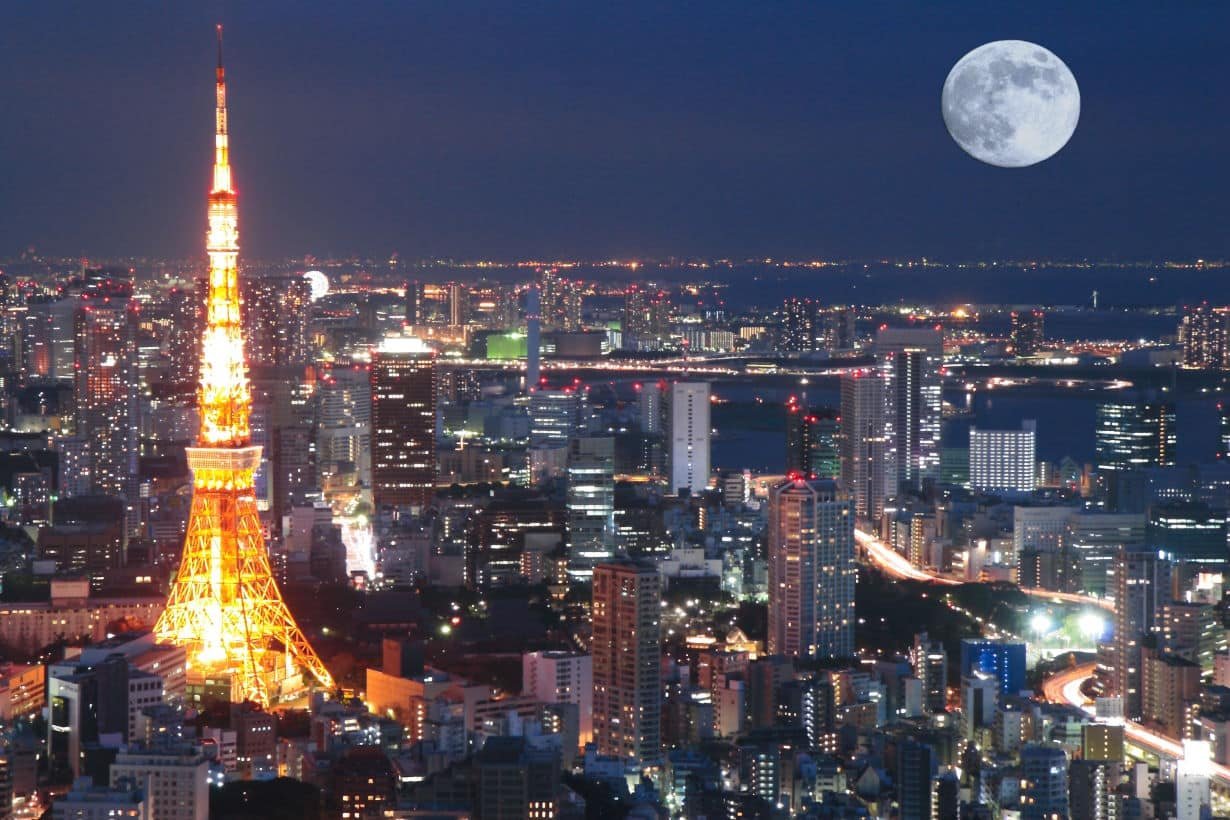 La tour de Tokyo au clair de lune