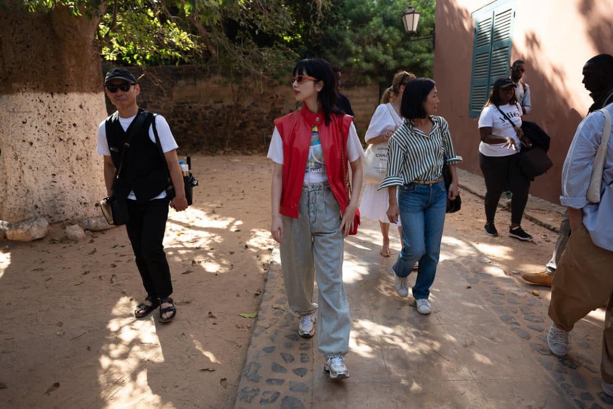 Nana Komatsu et la ‘délégation japonaise’ dans les rues de Dakar
