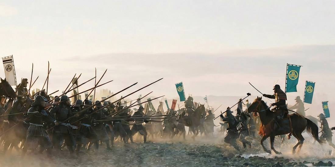 Bataille d'Anegawa 1570 - Alliance Oda-Tokugawa contre Azai Asakura, guerriers samouraïs avec lances et étendards