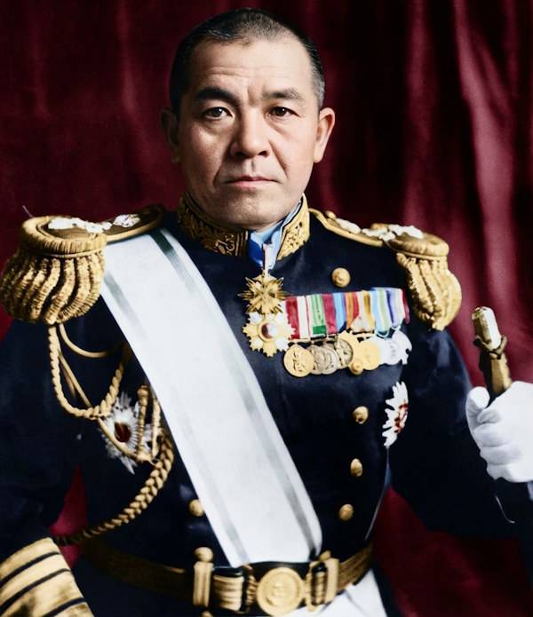 Portrait en couleurs de l'amiral japonais Chuichi Nagumo en uniforme militaire officiel avec médailles et sabre, commandant de la flotte lors de l'attaque de Pearl Harbor.