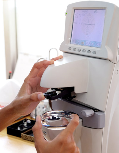 Glasses in one hour at View Optical Eye Care Center, 4079 Mowry Ave, Fremont CA - Same day eyeglasses near me - Fast glasses service - One hour turnaround