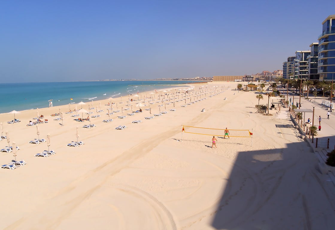 2.	Saadiyat Island Beach