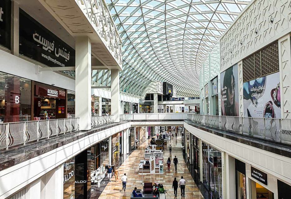 Big entertaining Mall In Dubai