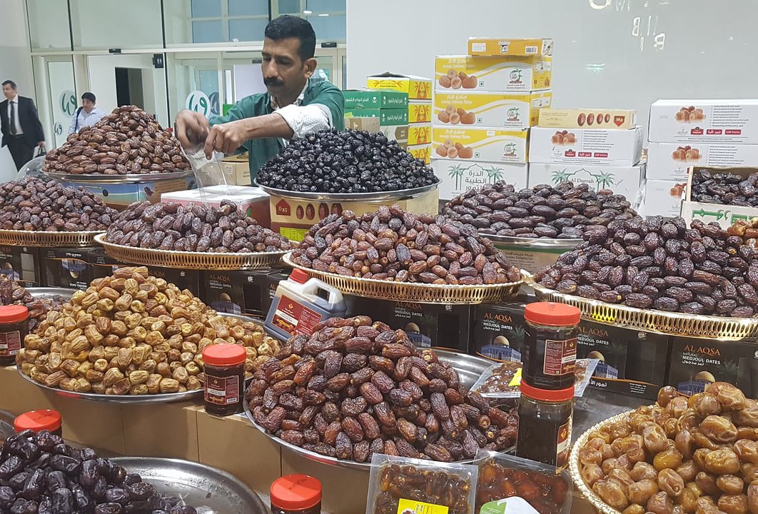 Excursion to Date Markets At Dubai