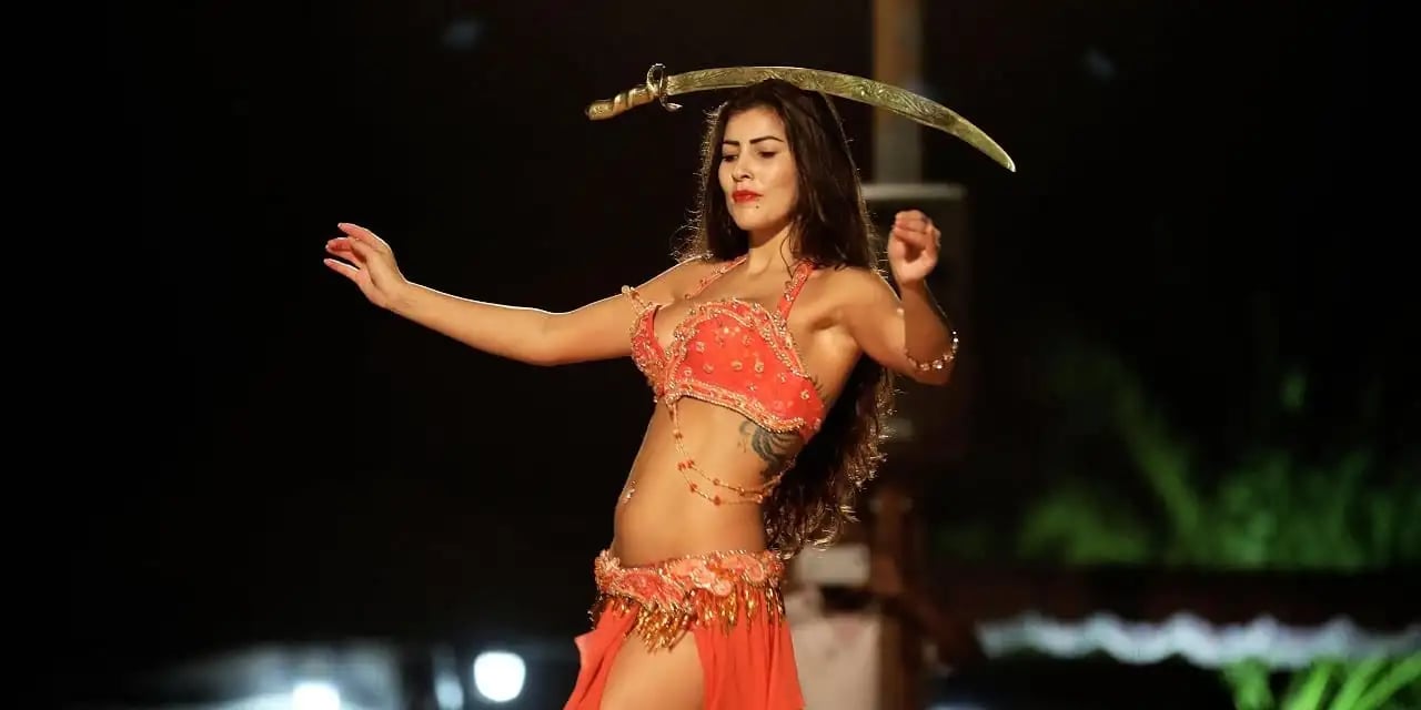 Best Belly Dances For A Desert Safari