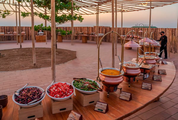 Premium Desert Dining Experience