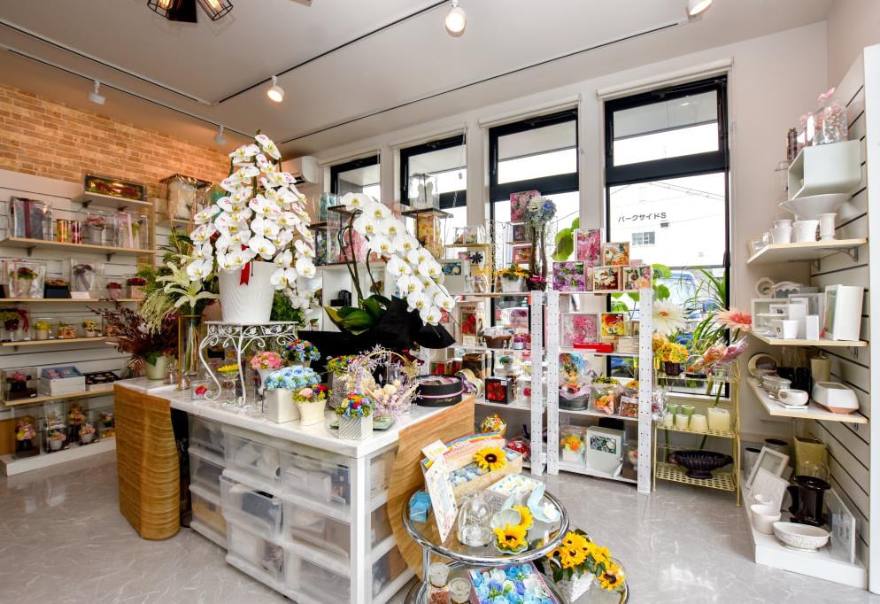 Gift Shops And Flowers Store