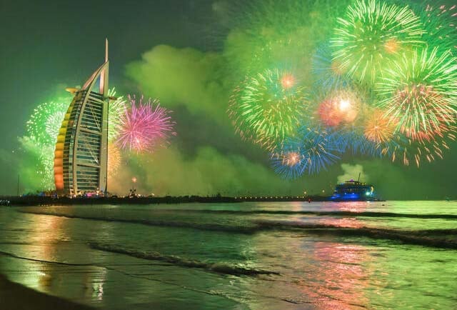 Free Toasts At Jumeirah Beach Hotel On New Year 2023