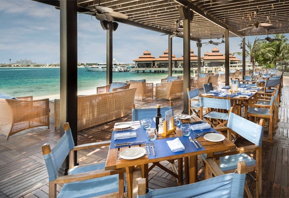 Dinning AT THIS OUTSTANDING WATERFRONT PLACE