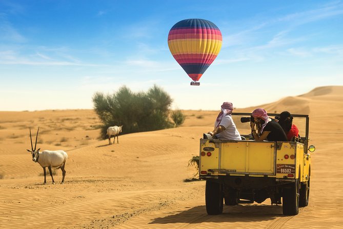 Tourist Love The Ride Of Balloon, Dubai