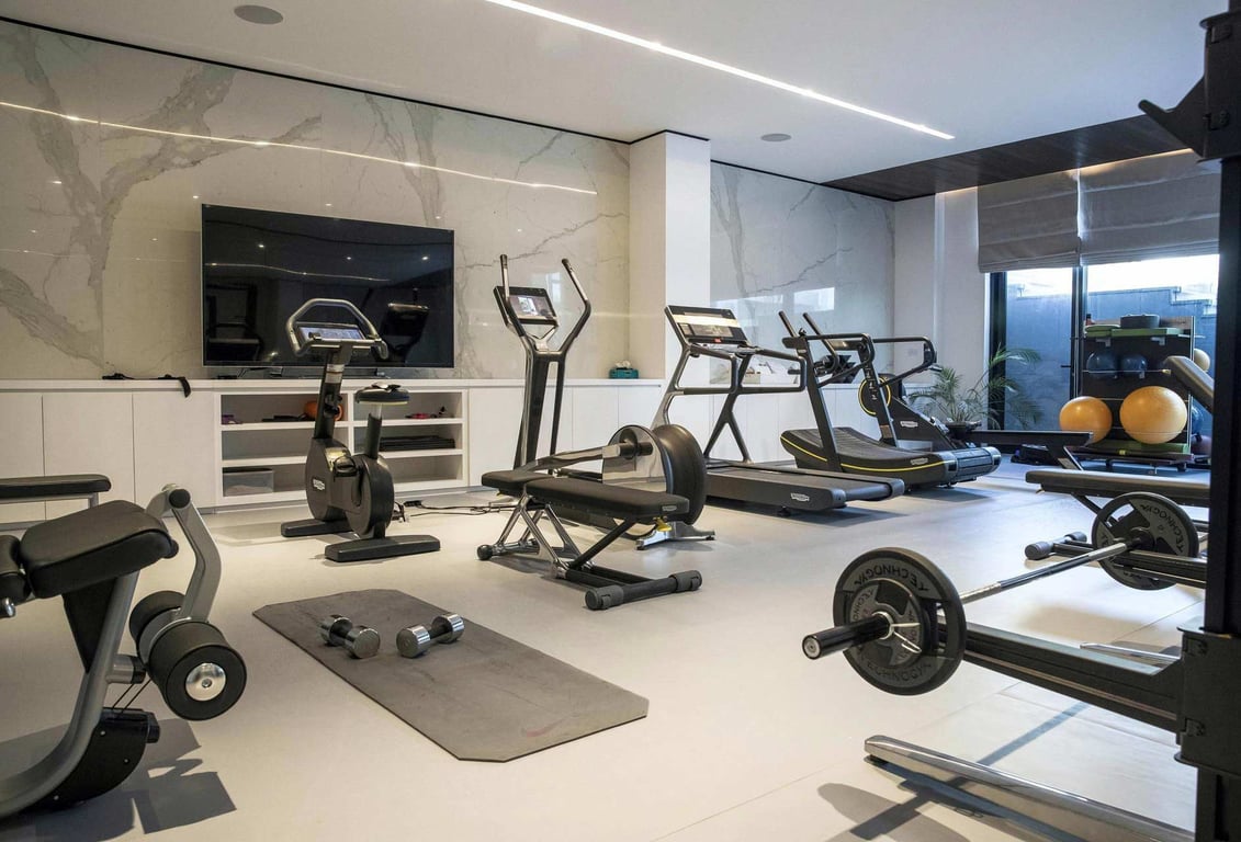 Luxuries , Schools And Fitness At Dubai