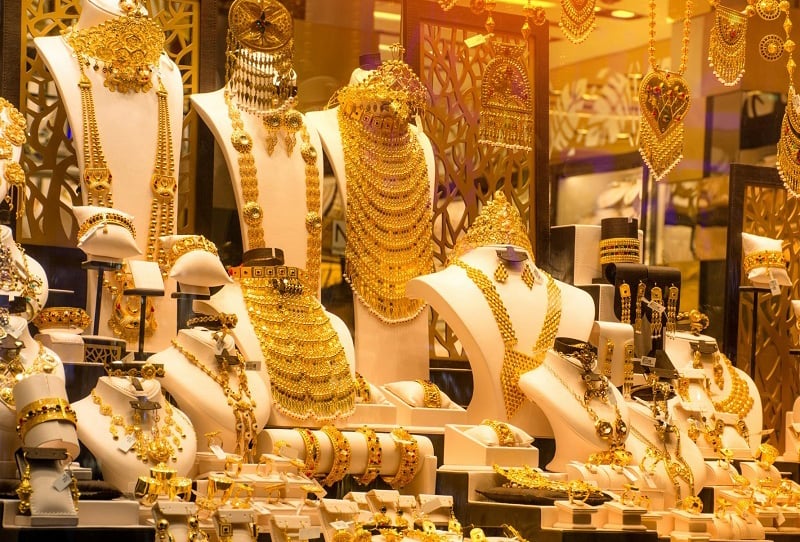 Buying Gold At Dubai In spice souk