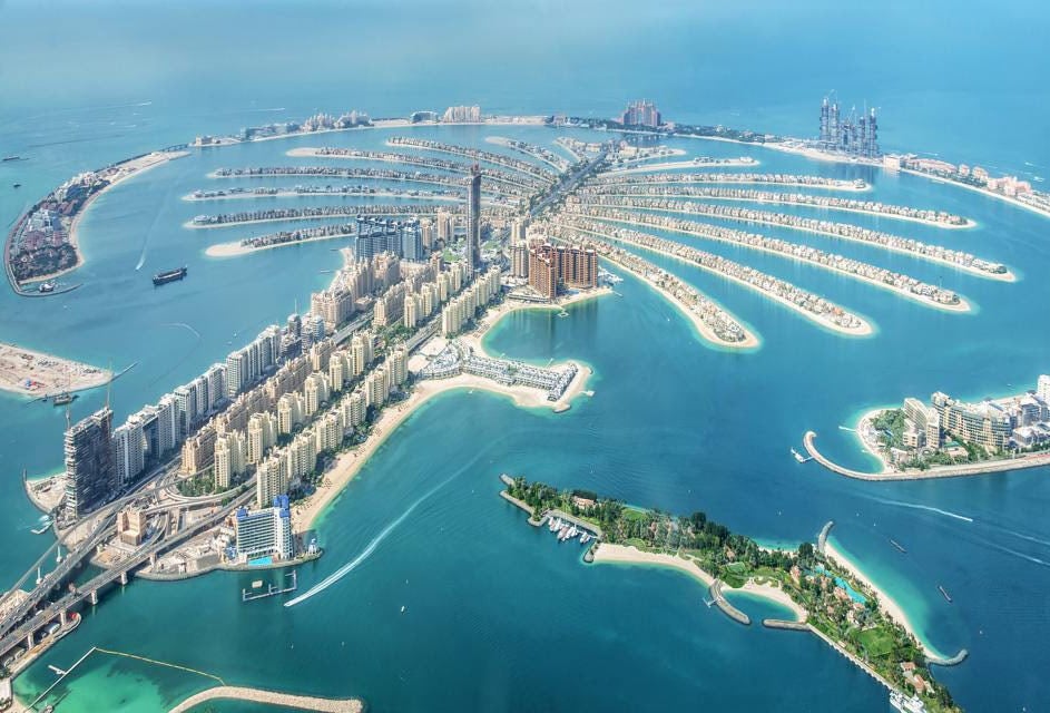 2.	Who owns the island of palm Jumeirah?