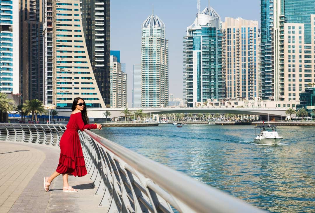 In Dubai, What Should Women Wear?