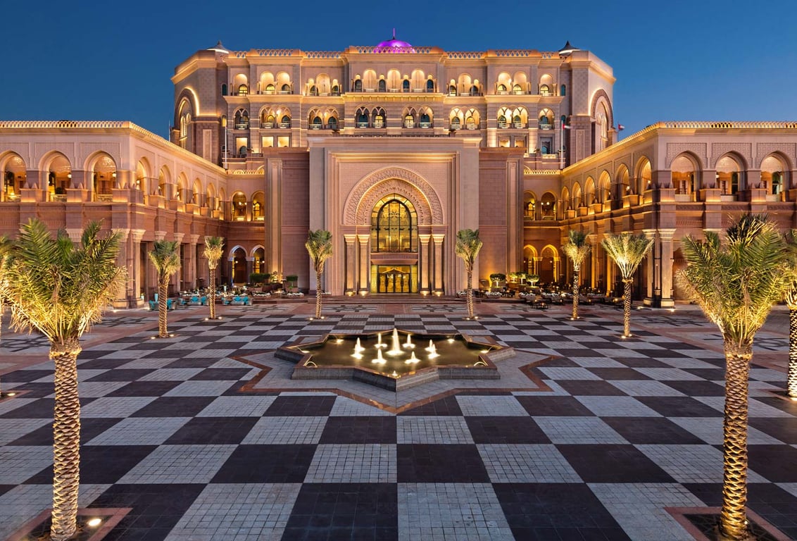 Dubai's Palace Hotel