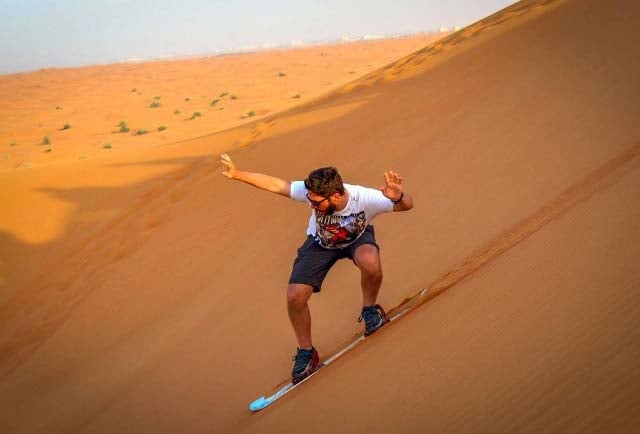 Enjoy Sand Boarding At Desert Safari Dubai