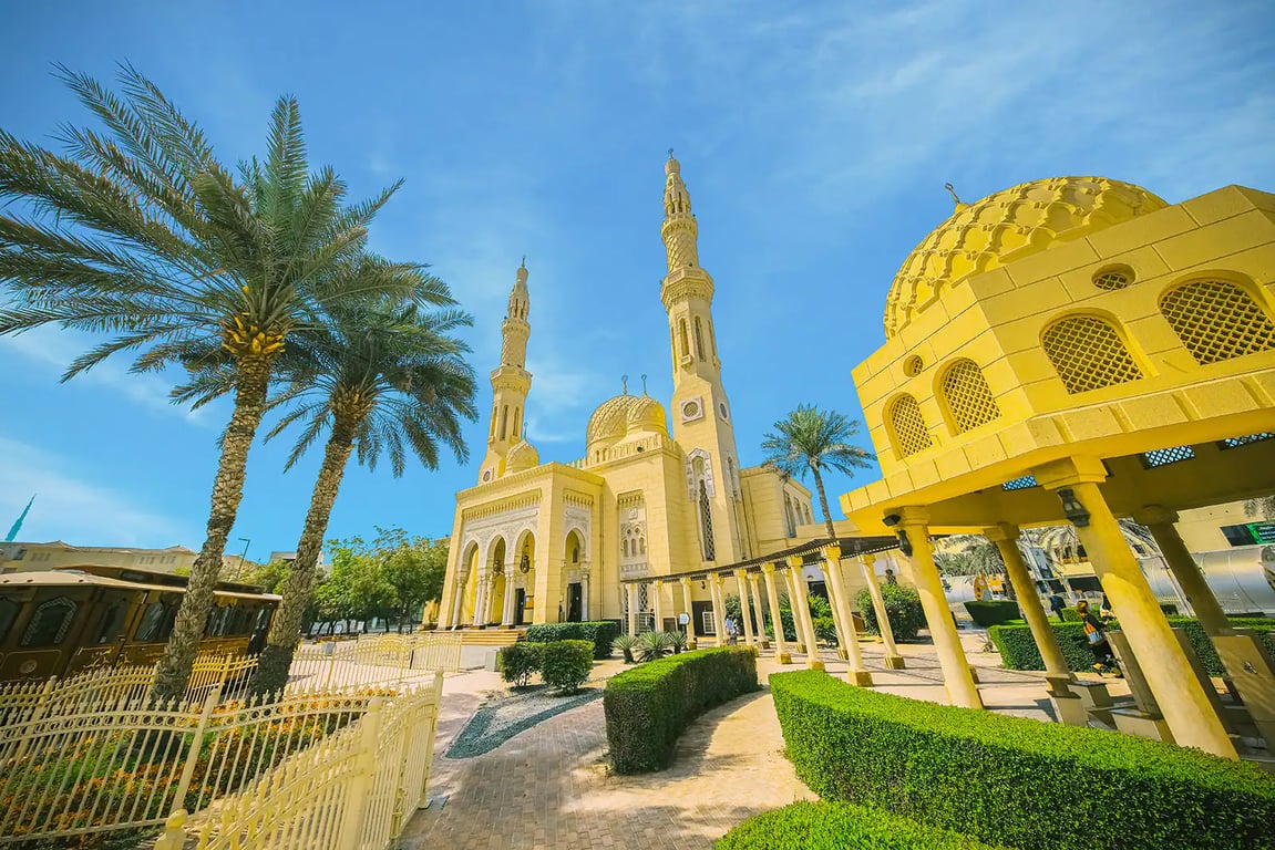 4.	Jumeirah Mosque