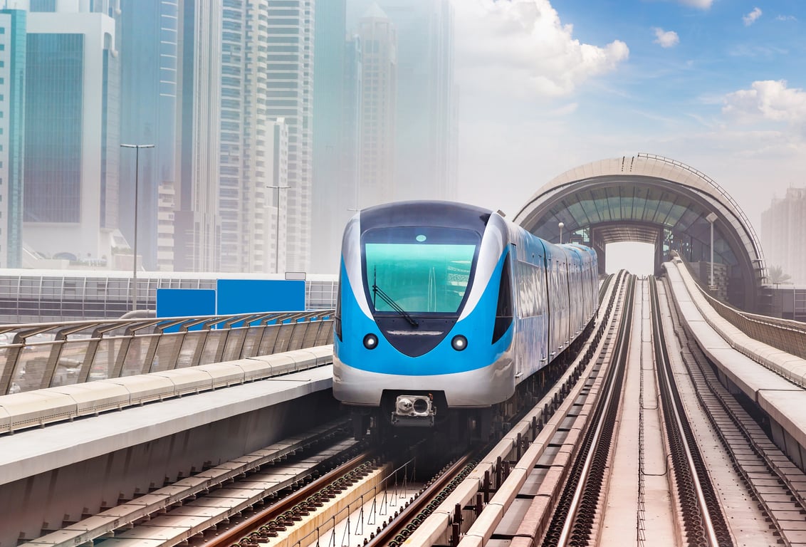 Use Dubai Metro For Transportation