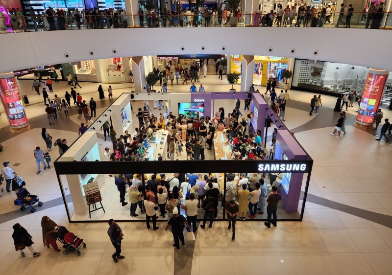 Shopping At The Dubai Mall Center 2023