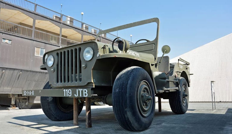 •	WW2 Willy's Jeep
