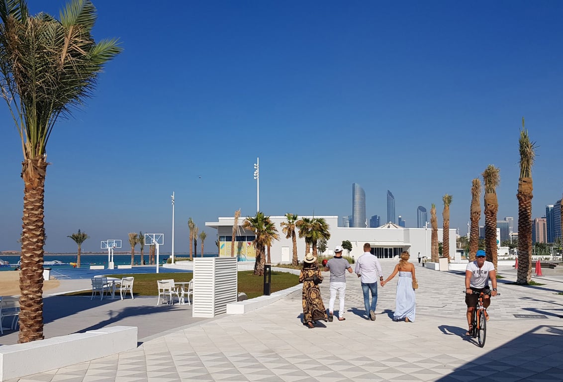 •	Al Bahar, Abu Dhabi Corniche Activities Are Fun.