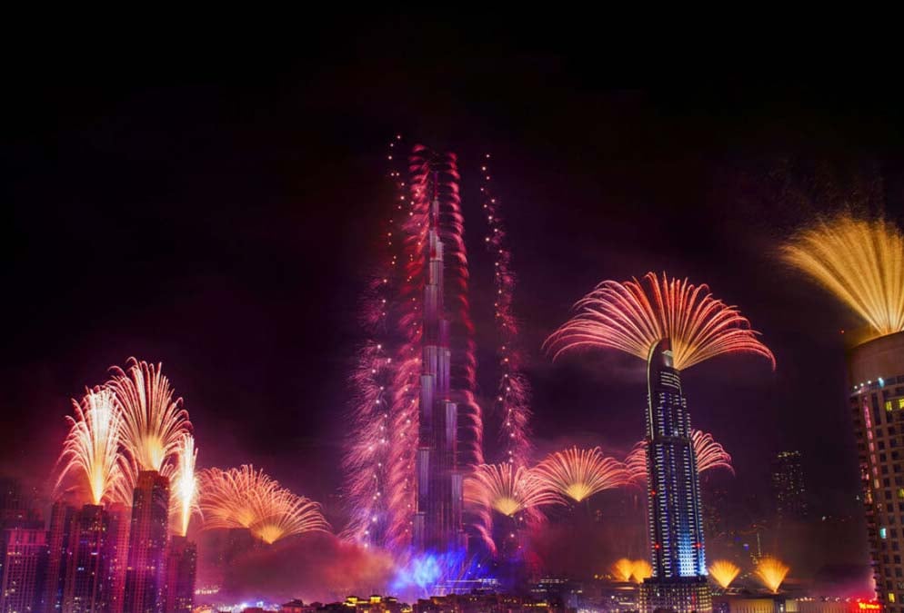 x.	Mesmerizing Fireworks From Burj Khalifa