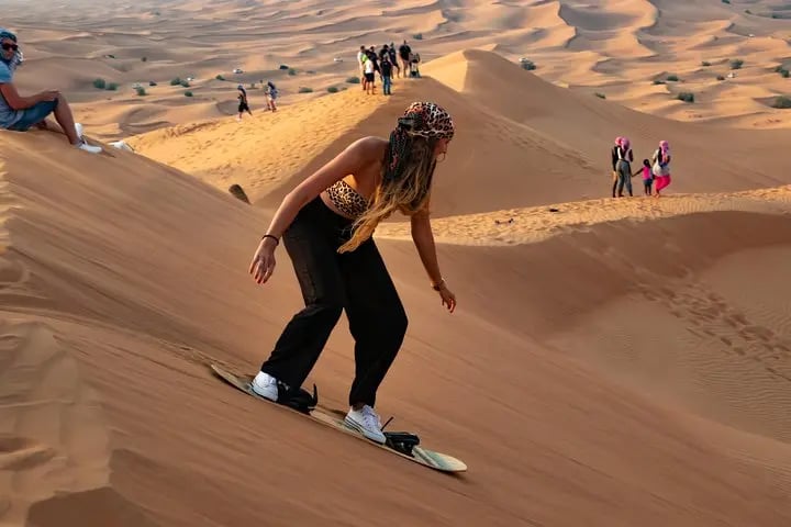 Sand Ski – Experience In The Thrill Of Riding The Desert Sand Dubai