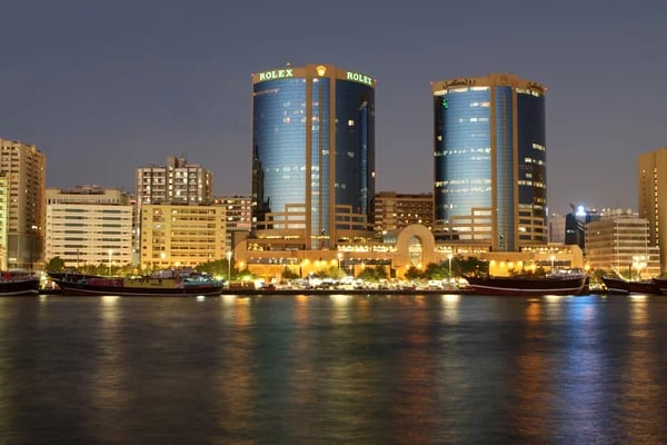 Places To Eat Close To The Deira Twin Towers