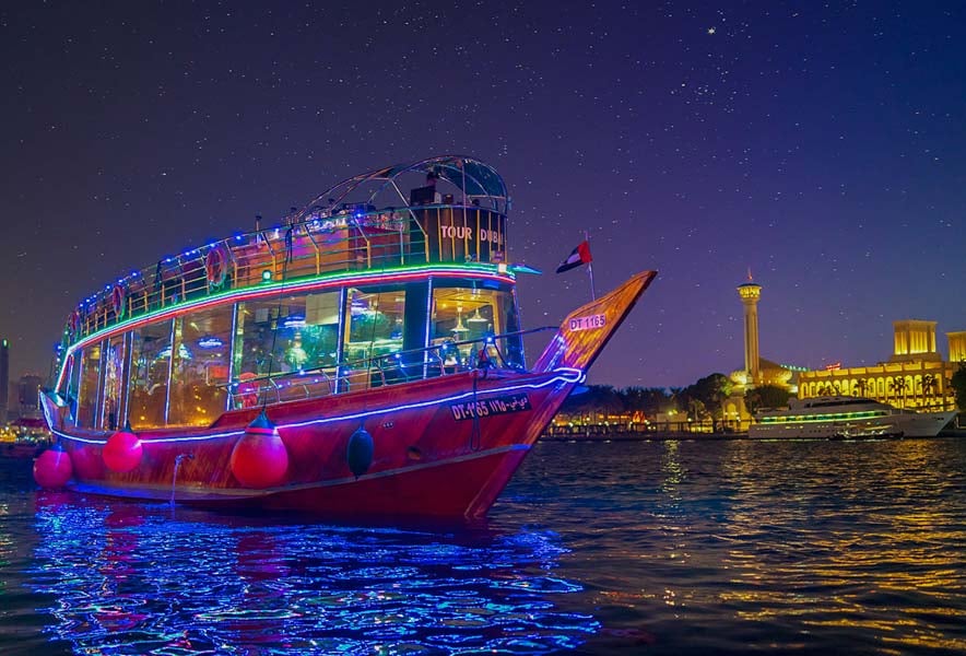 2.	Dinner Cruise In Style Around The Dubai Water Canal