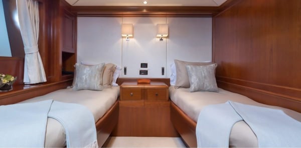 Burj Khalifa 2025/2026 Eve | OBEROI Canal Cruise With Dinner Upper Deck