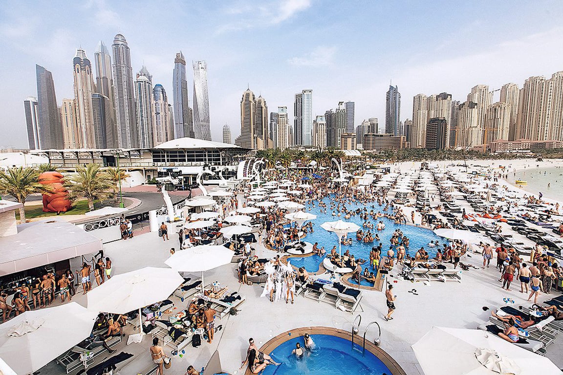 Top beach Zero Gravity Beach Club Dubai