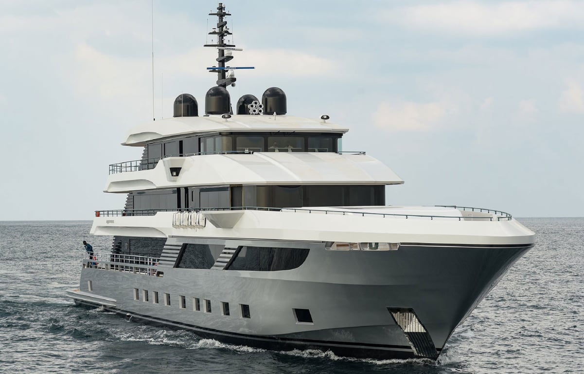 86 yacht Majesty yacht, full of a luxury yacht