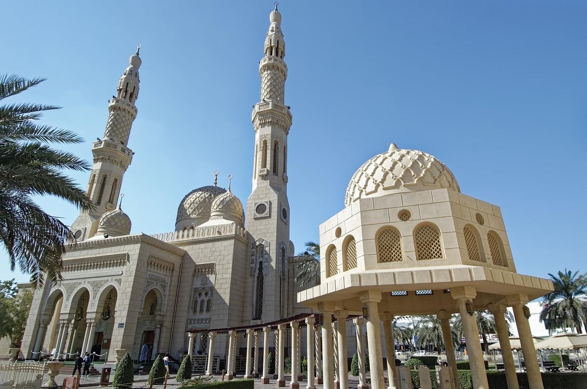 4.	Jumeirah Mosque