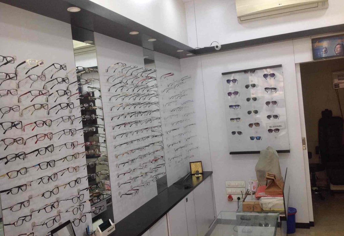 Eyeland Optical LLC  At Dubai
