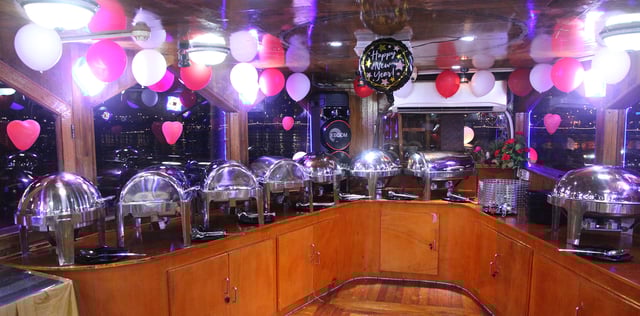 Dubai Sightseeing Tour With Sunset Dinner At Arabian Desert